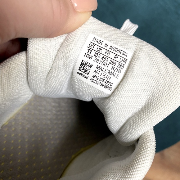 Like New! Mens Adidas Cloud-foam Comfort Sneakers - Picture 8 of 9